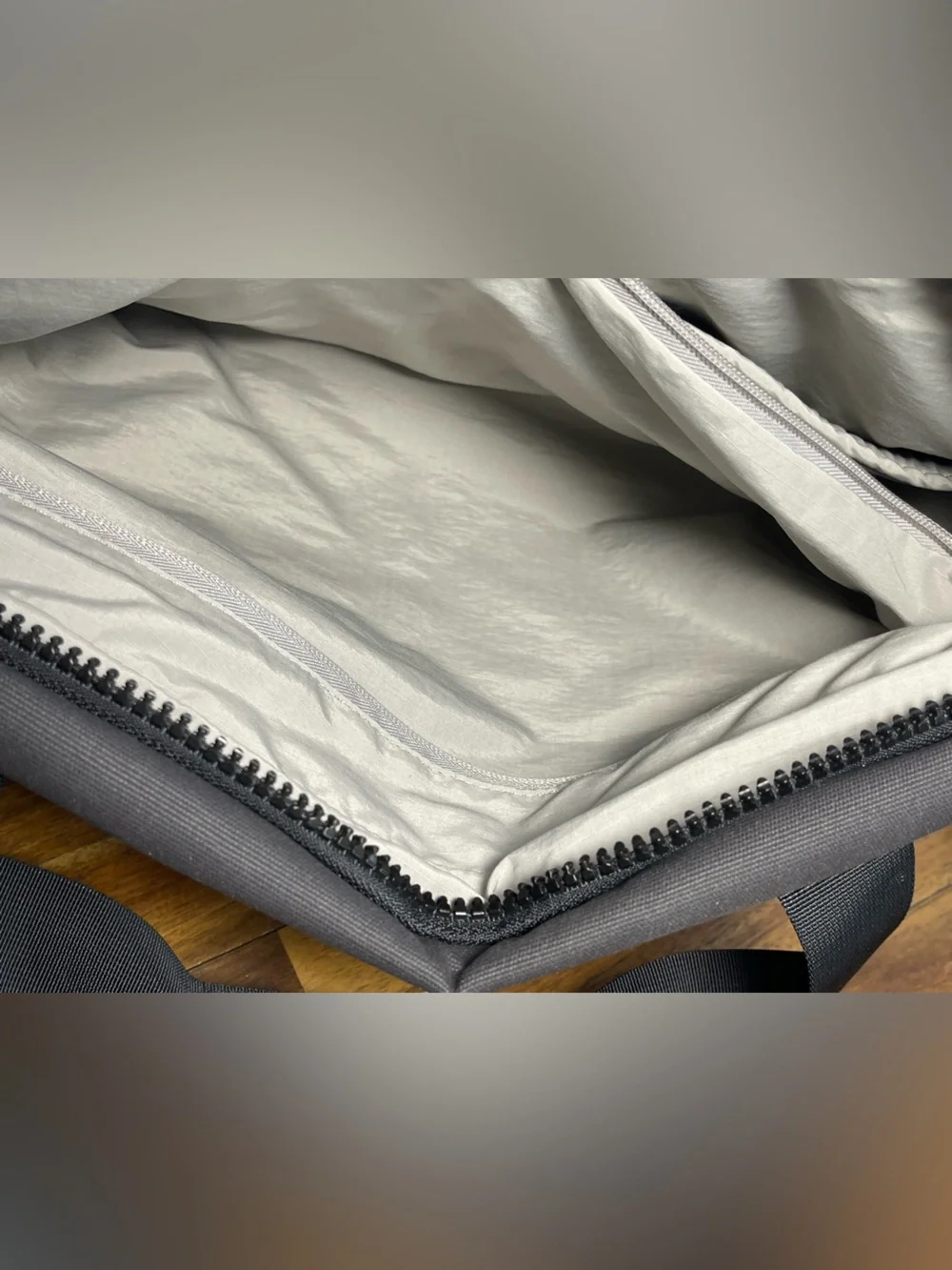 PacSafe Intasafe Briefcase gray
